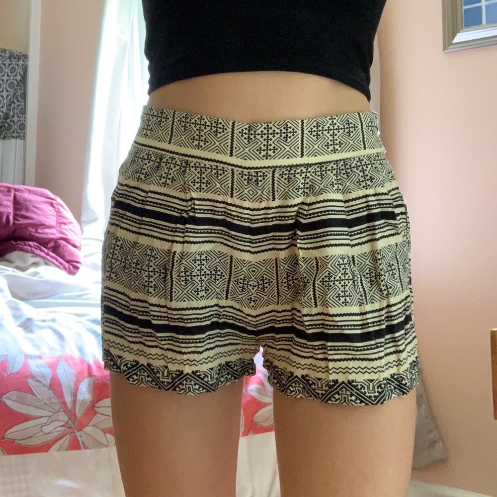 Black and Tan Geometric Print Shorts Size XS/S